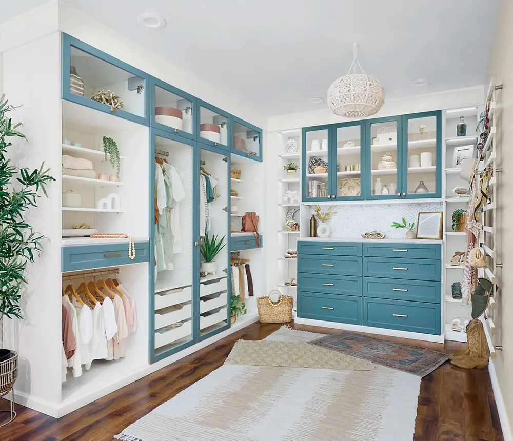 WA's Popular Walk-In Closets For Incredibly Organized Spaces